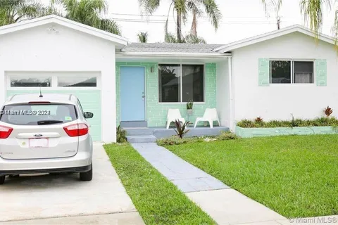 325 SE 3rd Pl, Dania Beach FL 33004