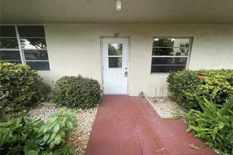 25 Abbey Ln # 103, Delray Beach FL 33446