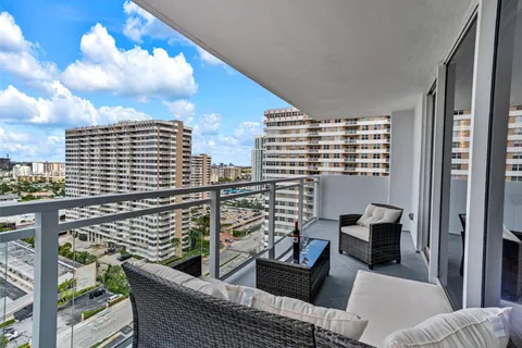 2030 S Ocean Dr # 1726, Hallandale Beach FL 33009