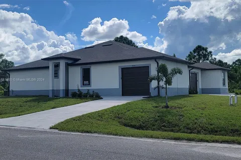 884-886 Milwaukee Blvd, Lehigh Acres FL 33974