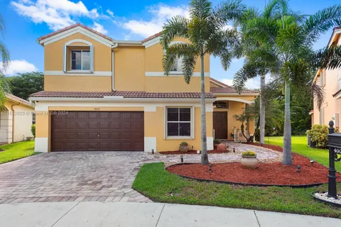 4008 Staghorn Ln, Weston FL 33331