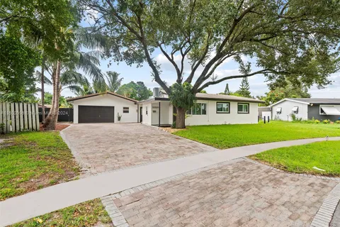 2320 SW 36th Ave, Fort Lauderdale FL 33312