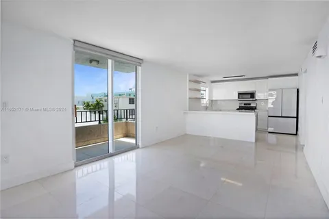 720 Collins Ave # 403, Miami Beach FL 33139