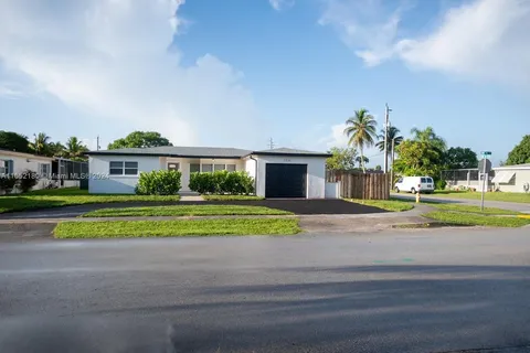 5030 NW 41st Ct, Lauderdale Lakes FL 33319