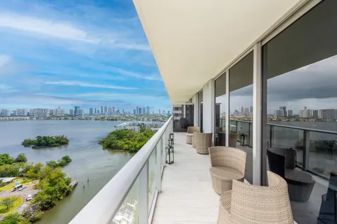 16385 Biscayne Blvd # 2001, North Miami Beach FL 33160