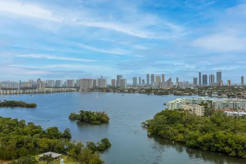 16385 Biscayne Blvd # 2001, North Miami Beach FL 33160