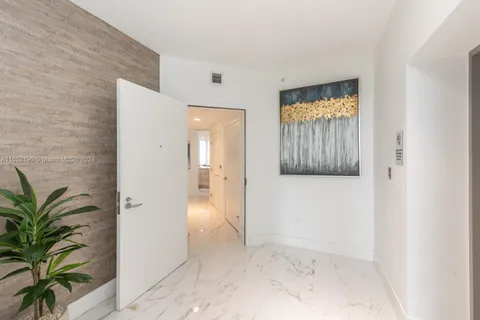 16385 Biscayne Blvd # 2001, North Miami Beach FL 33160