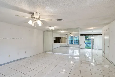 410 NW 108th Ter # 410, Pembroke Pines FL 33026