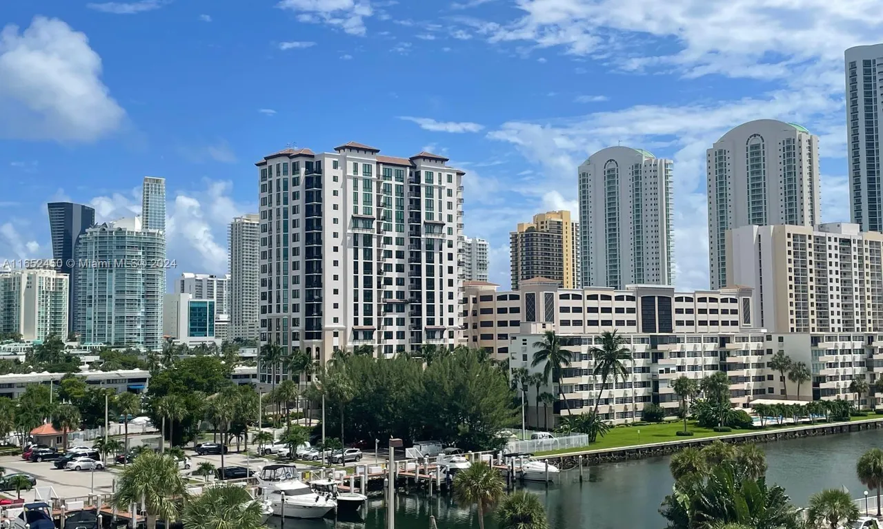 500 Bayview Dr # 527, Sunny Isles Beach FL 33160