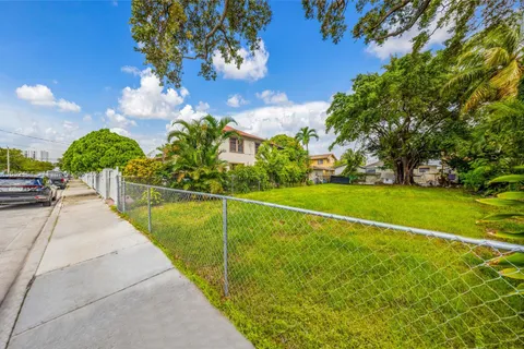 1873 NW Flagler Ter, Miami FL 33125