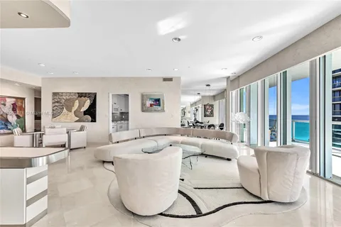 10101 Collins Ave, Bal Harbour FL 33154