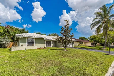 2145 NW 85th Ln, Coral Springs FL 33071