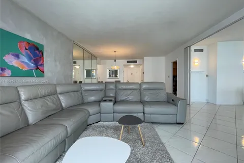 5001 COLLINS AV # 15D, Miami Beach FL 33140