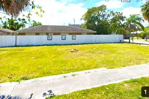 10020 SW 182nd St, Miami FL 33157