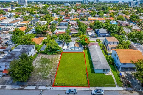 1941 NW Flagler Ter, Miami FL 33135