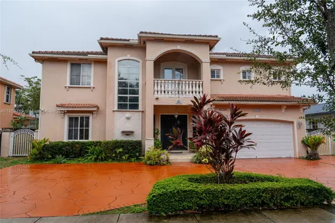 16533 NW 77th Path, Miami Lakes FL 33016