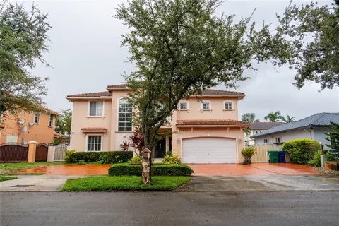 16533 NW 77th Path, Miami Lakes FL 33016