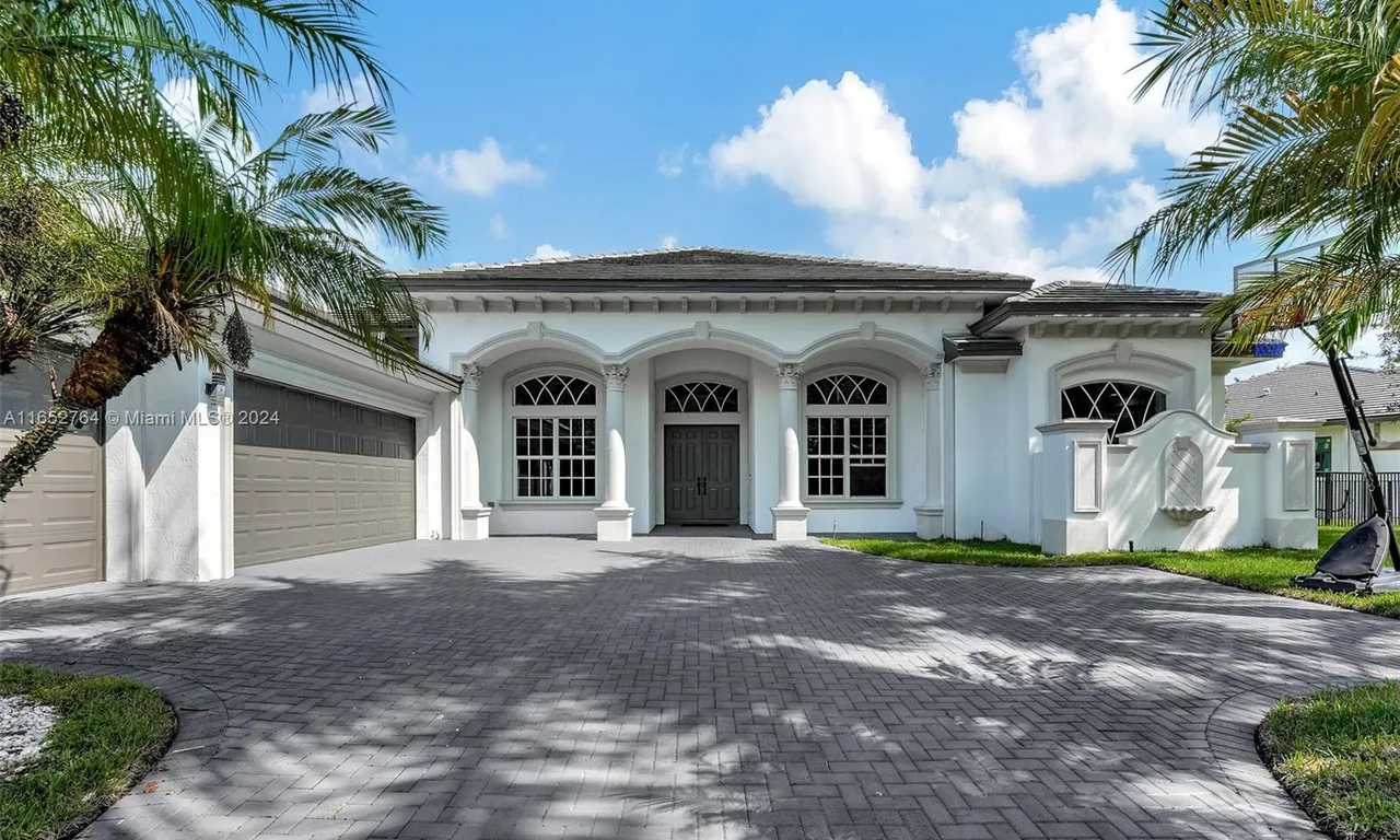 19086 Park Ridge St, Weston FL 33332