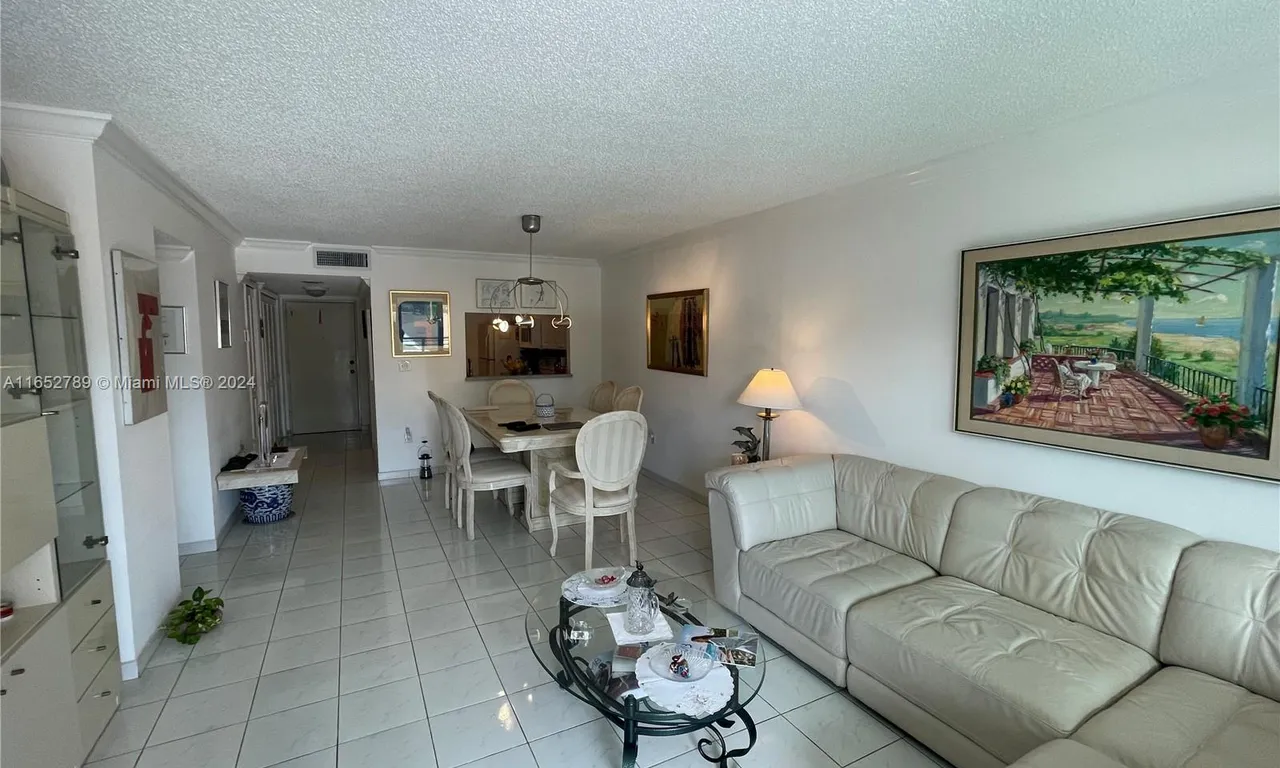 7801 Abbott Ave # 302, Miami Beach FL 33141