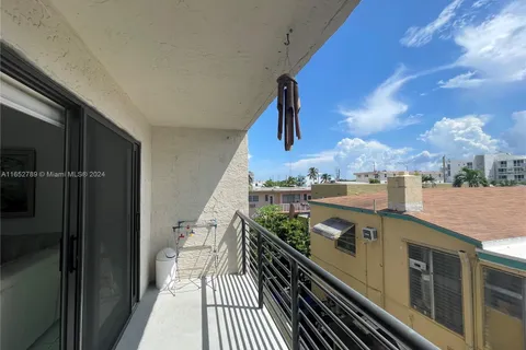 7801 Abbott Ave # 302, Miami Beach FL 33141