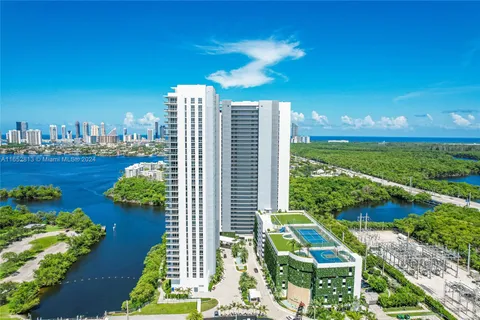 16385 Biscayne Blvd # 815, North Miami Beach FL 33160