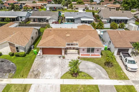 11827 NW 39th St, Sunrise FL 33323