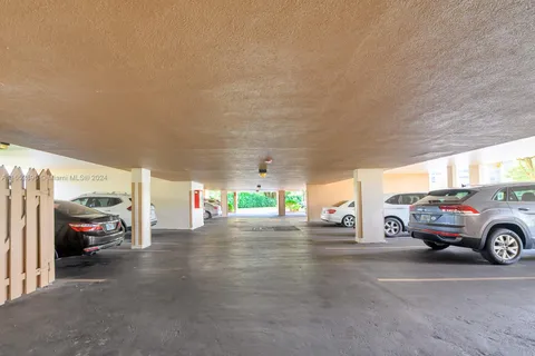 1400 Saint Charles Pl # 420, Pembroke Pines FL 33026