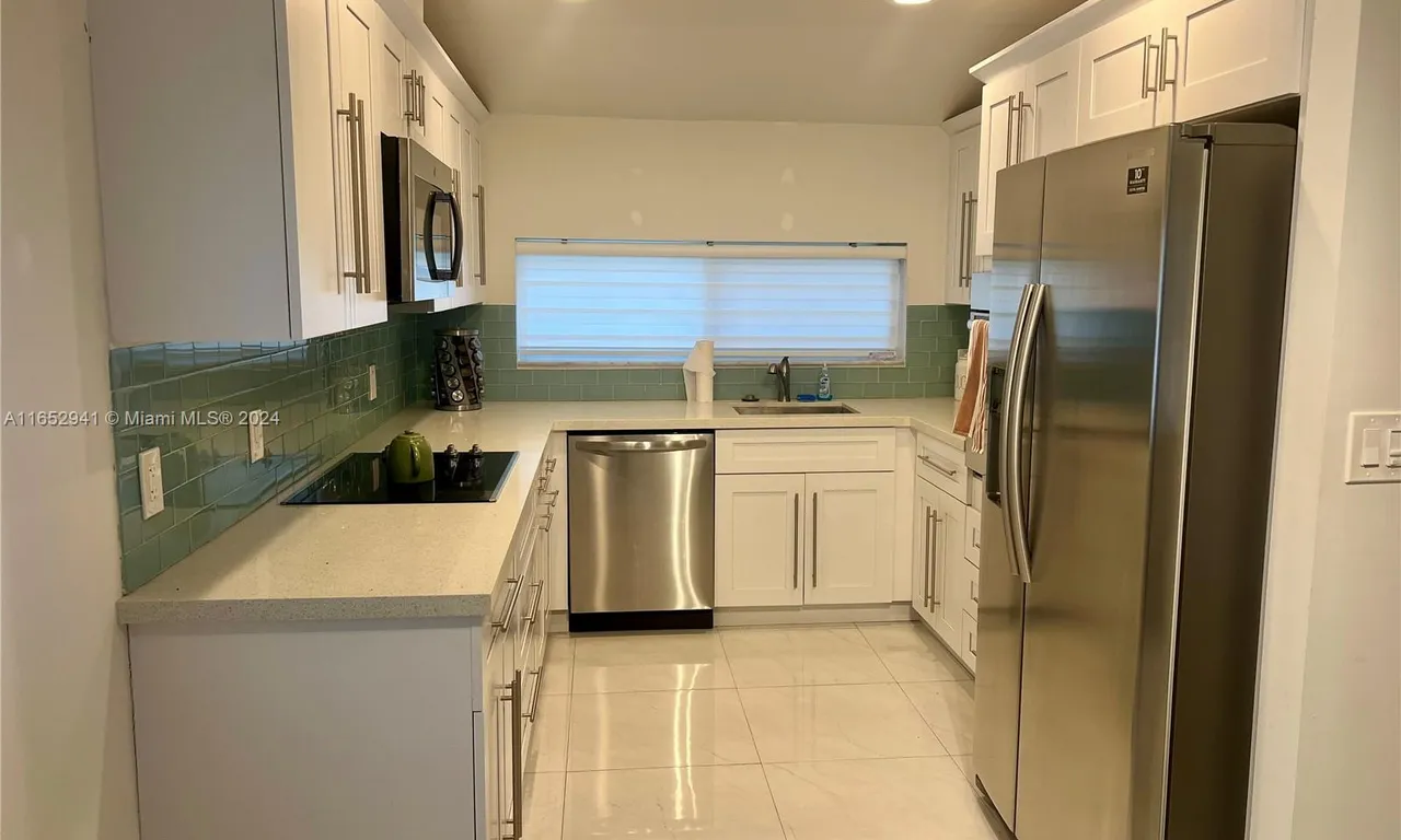 272 NW 91st St, El Portal FL 33150