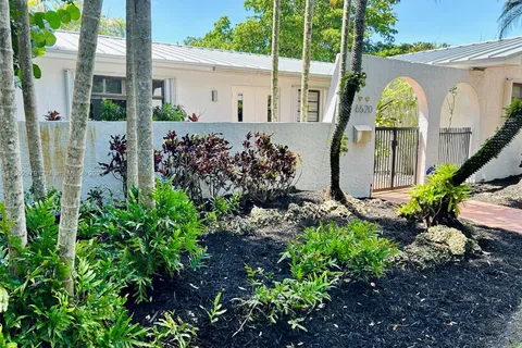 6520 SW 48th St, South Miami FL 33155