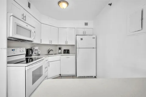 5225 Collins Ave # 1514, Miami Beach FL 33140