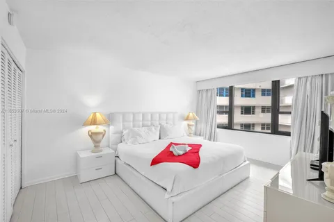 5225 Collins Ave # 1514, Miami Beach FL 33140