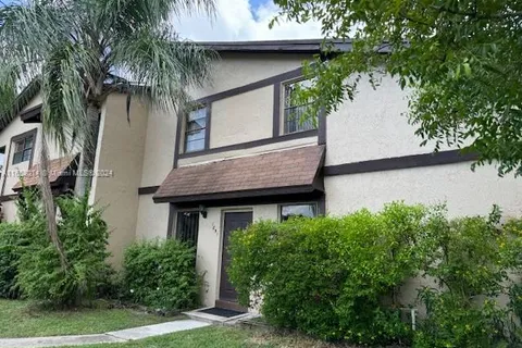 1851 Bayberry Dr, Pembroke Pines FL 33024