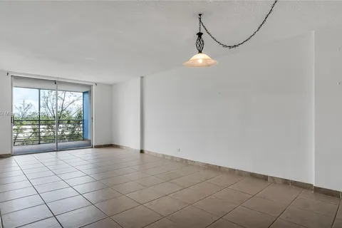 3660 NE 166th St # 603, North Miami Beach FL 33160