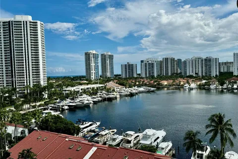 3610 Yacht Club Dr # 906, Aventura FL 33180