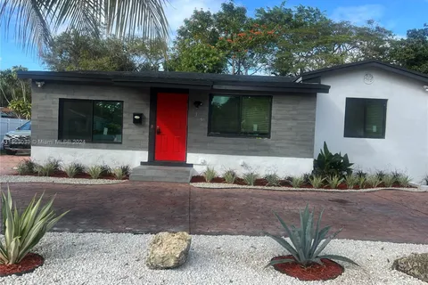 935 NE 129th St, North Miami FL 33161