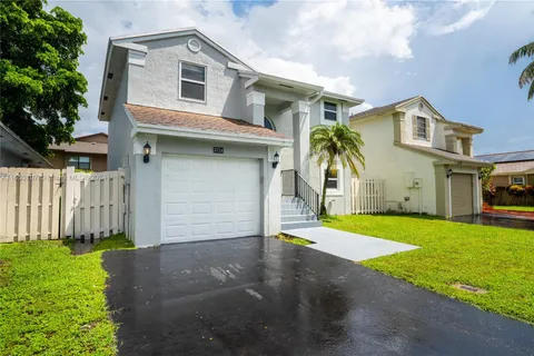 3724 NW 107th Ter, Sunrise FL 33351