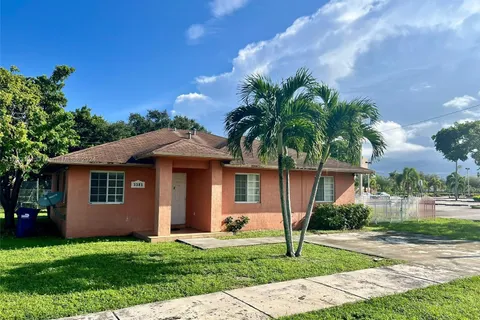 3381 NW 212th St, Miami Gardens FL 33056