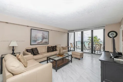 2301 S Ocean Dr # 301, Hollywood FL 33019