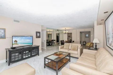 2301 S Ocean Dr # 301, Hollywood FL 33019