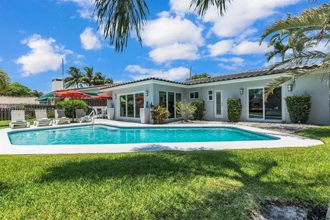 2225 NE 20th Ave, Wilton Manors FL 33305