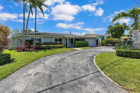 2225 NE 20th Ave, Wilton Manors FL 33305