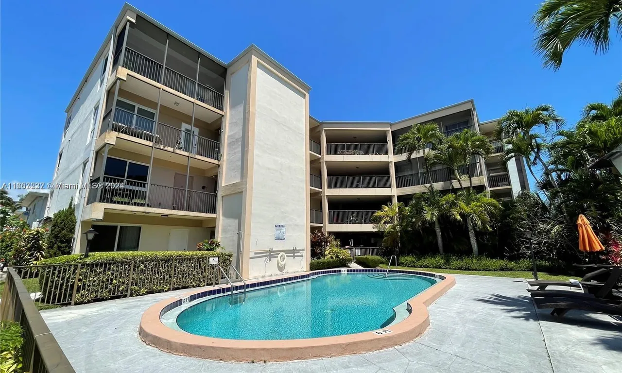 2420 Diana Dr # 203, Hallandale Beach FL 33009