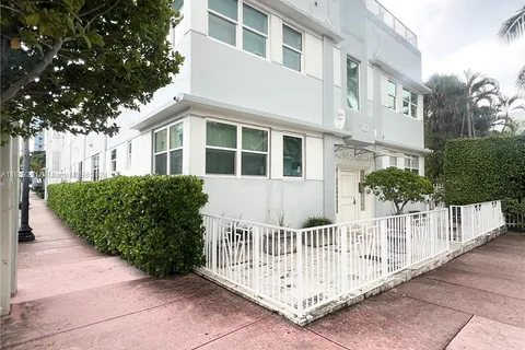 361 Collins Ave # A2, Miami Beach FL 33139