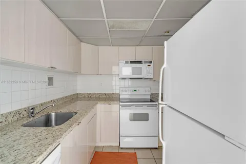 1200 West Ave # 823, Miami Beach FL 33139