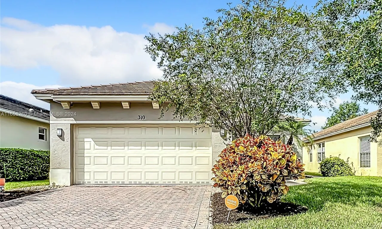 310 SW Tomoka Springs Dr, Port St. Lucie FL 34986