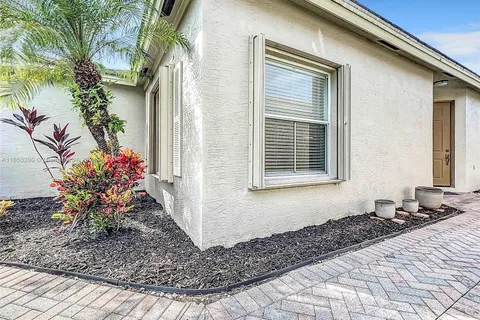 310 SW Tomoka Springs Dr, Port St. Lucie FL 34986