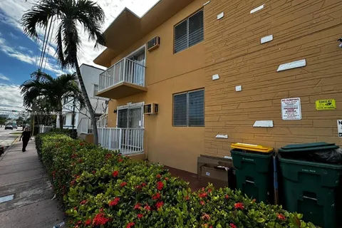 7720 Harding Ave # 1, Miami Beach FL 33141