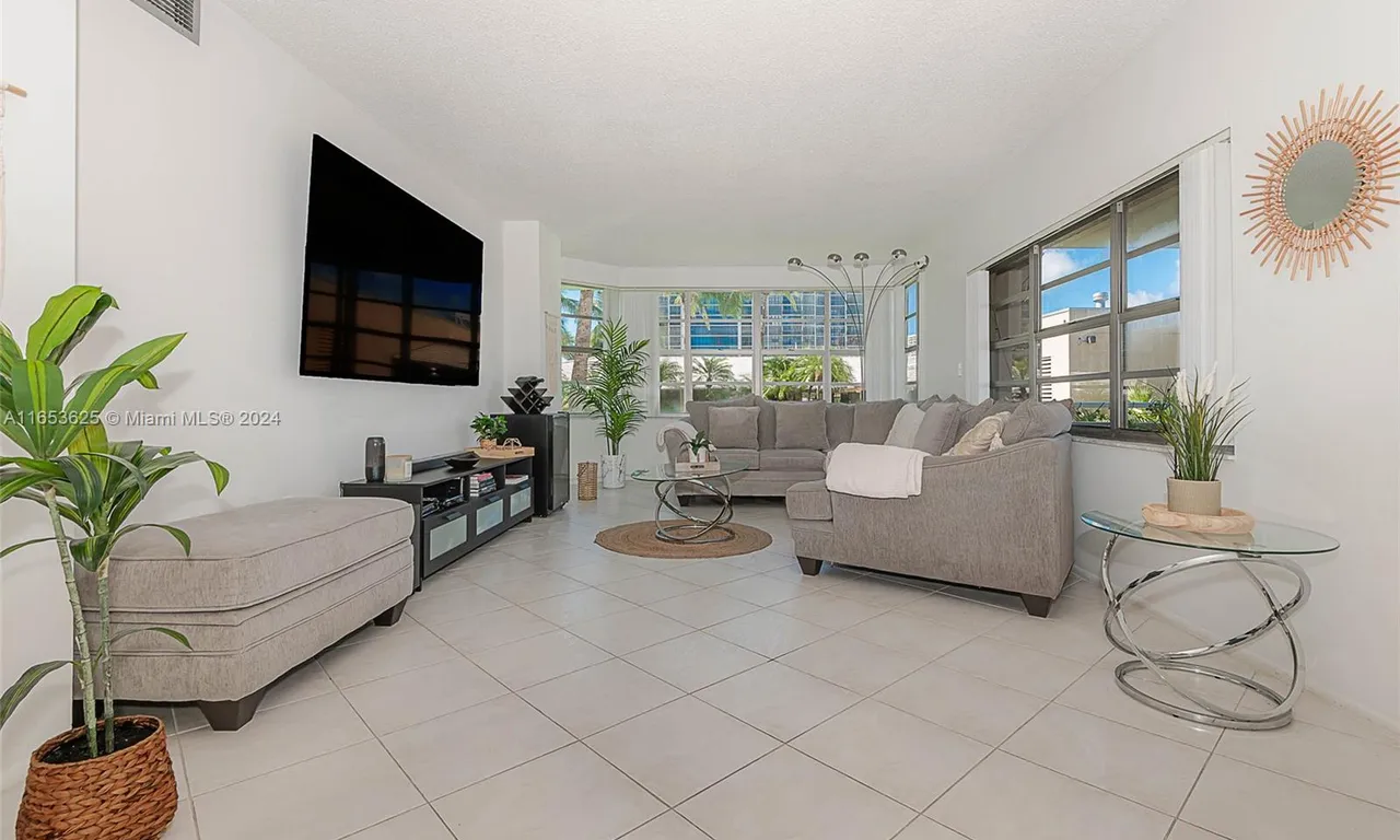 1965 S Ocean Dr, Hallandale Beach FL 33009