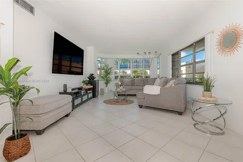 1965 S Ocean Dr, Hallandale Beach FL 33009