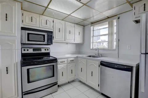 1345 West Ave # 303, Miami Beach FL 33139